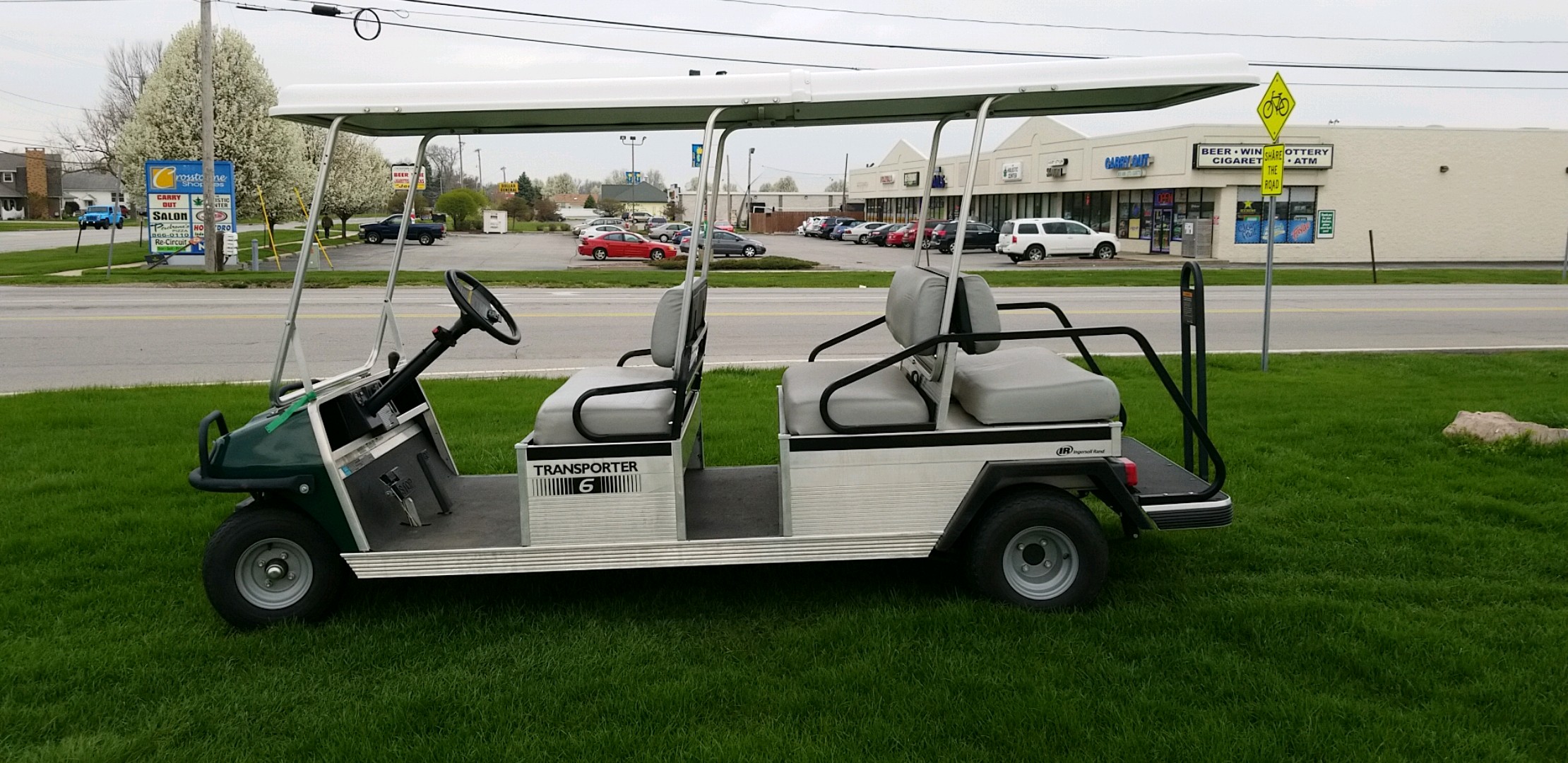 2014 Club Car Transporter 6 Passenger Gas Ohio Golf Cart / Utility